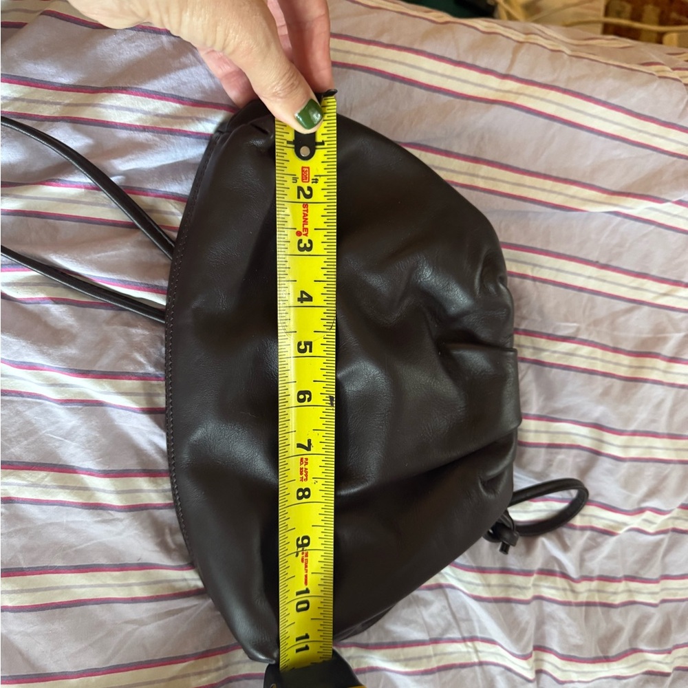 Aloha’s NWOT Women’s crossbody bag for day or evening.